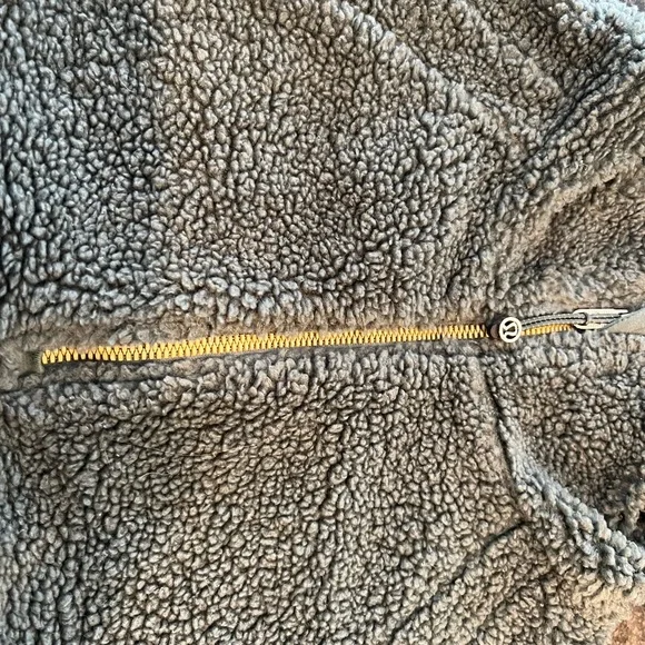 Lululemon Scuba Sherpa Fleece Green, Size 2, good condition - Picture 7 of 8